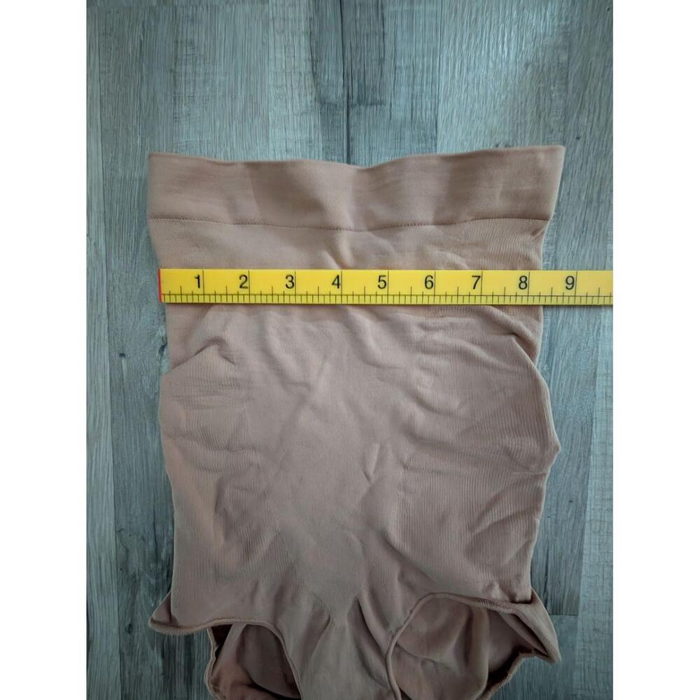 SKIMS Seamless Sculpt Nude Highwaisted Brief Shapewear, Small/Medium (A1) - Picture 2 of 6